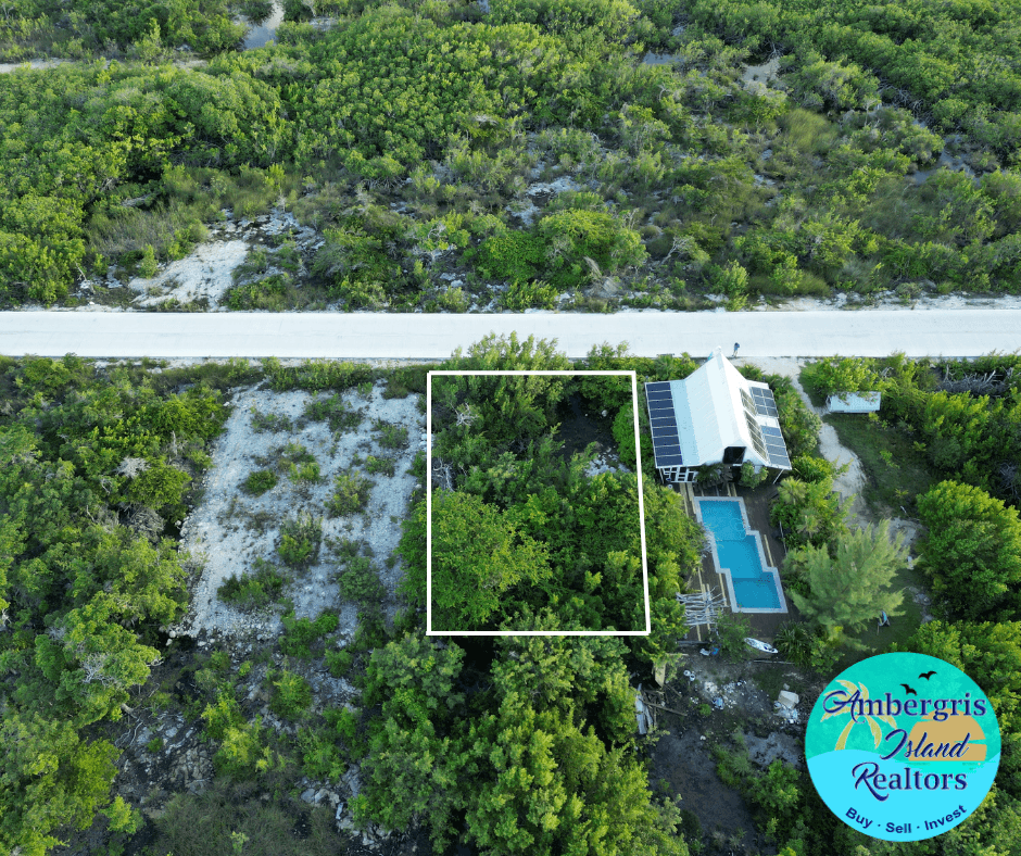 2 mins away from the beach, main road lot 4